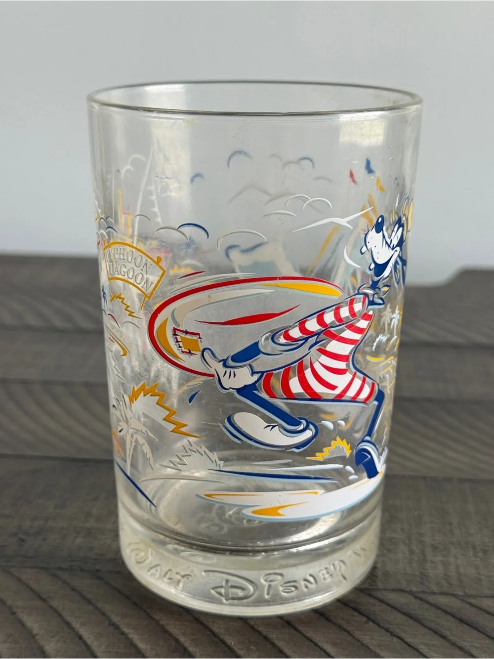 Vintage Walt Disney World 25th Anniversary McDonalds Goofy Glass Blizzard Beach